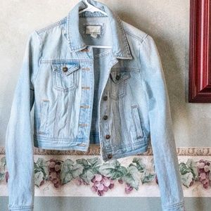 Medium Cropped Light Wash Denim Jacket